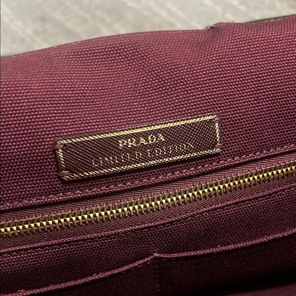 Prada Canapa Limited Edition - Picture 5 of 12